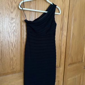One shoulder fitted black dress